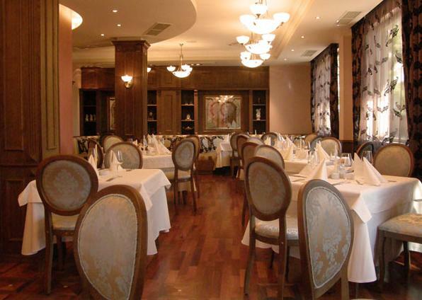 клуб централ 4* Хисаря